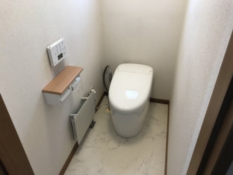 トイレ　リフォーム　TOTO　レストパル　タンクレス　棚付紙巻器　札幌市　北区