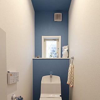 トイレ　便所　リフォーム　内装　金額　費用　価格　材料費　施工費　クロス　壁紙